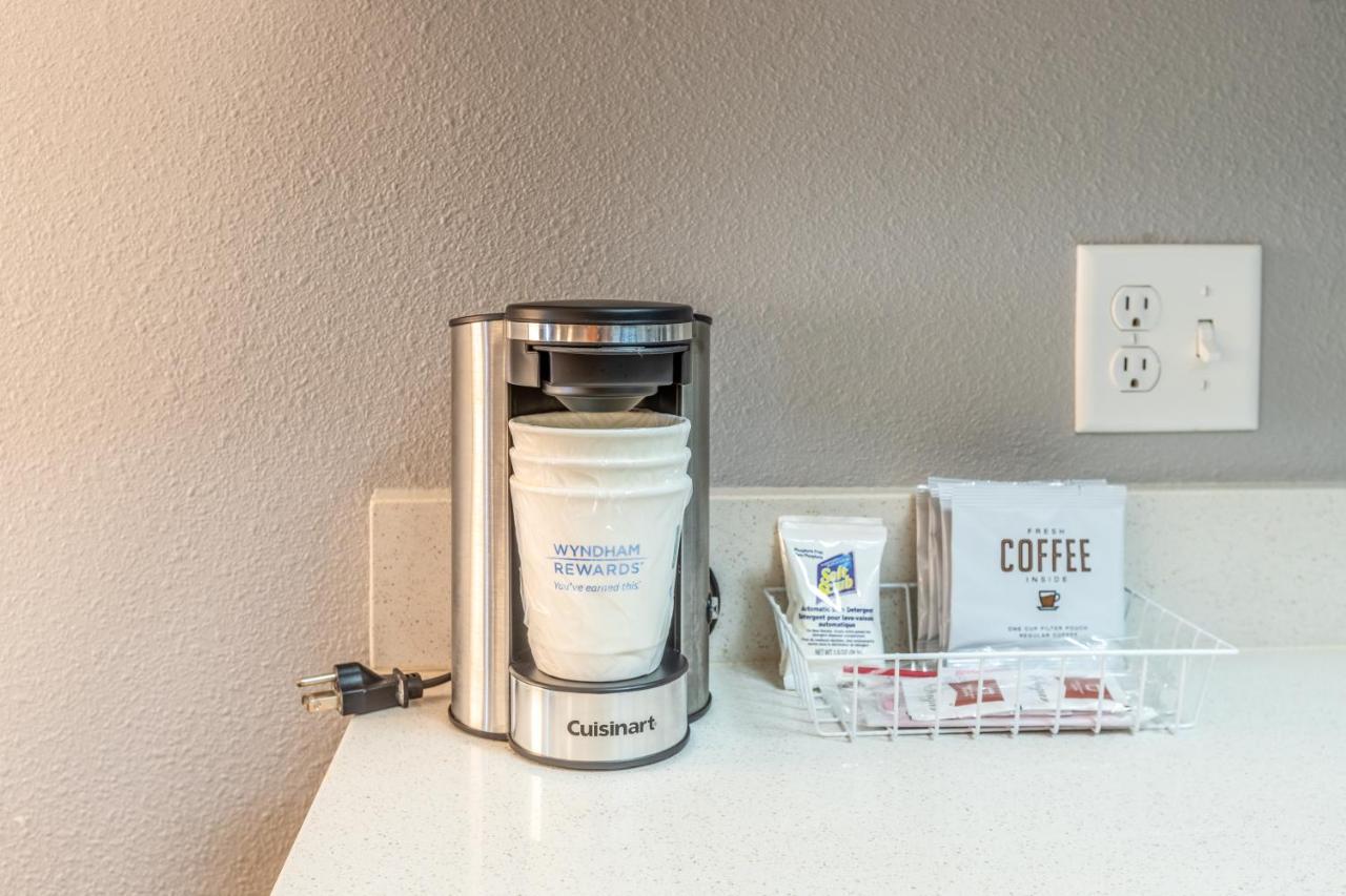 Hawthorn Extended Stay By Wyndham Loveland Bagian luar foto
